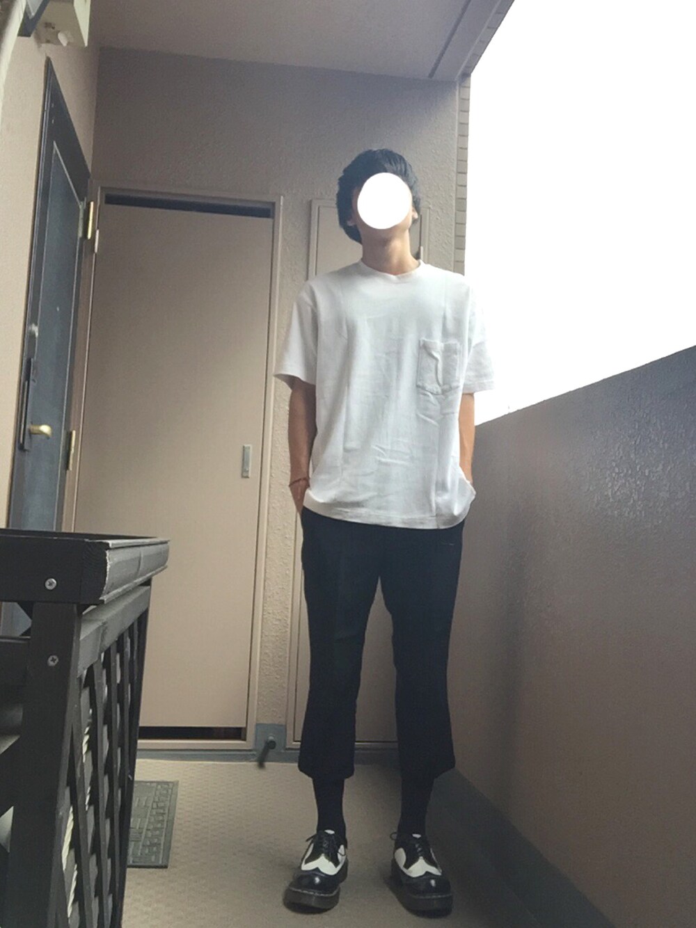 「夏、白Tシャツ、モード、モードストリート、マーチン、リオオリンピック」｜「UNIQLOのアイテム（Tシャツ/カットソー、ホワイト系）」を使った、ポンジュースさん（メンズ・173cm）の夏コーディネートの1枚目の写真