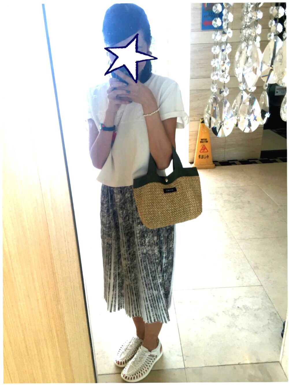 「kittle、JEANASiS、keen、UNEEK、カジュアル、BEAMS、オトナカジュアル、7月WEAR夏のサンダル祭り、オーバーオール、TSUMORI CHISATO」｜「JEANASISのキカジャガードプルオーバーSS/565639（Tシャツ/カットソー、ホワイト系）」を使った、HaHaSannnさん（レディース・165cm）の夏コーディネートの1枚目の写真