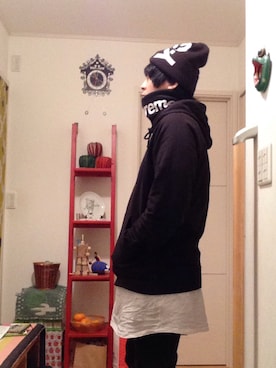「palace」｜「アイテム（ニットキャップ/ビーニー）」を使った、h.hさん（メンズ・174cm）の冬コーディネート