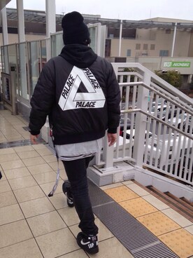 「palace」｜「アイテム（ブルゾン）」を使った、h.hさん（メンズ・174cm）の冬コーディネート
