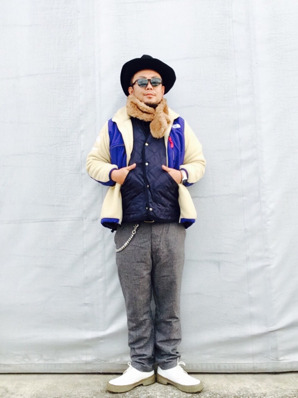 「supreme、THE NORTH FACE、ハット、ファー小物」｜「GENERAL RESEARCHのアイテム（その他シューズ、ホワイト系）」を使った、Takeuchi  Toshimichiさん（メンズ・178cm）の冬コーディネートの1枚目の写真