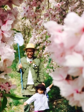 「花見」｜「アイテム（ミリタリージャケット）」を使った、Takeuchi  Toshimichiさん（メンズ・178cm）の春コーディネート