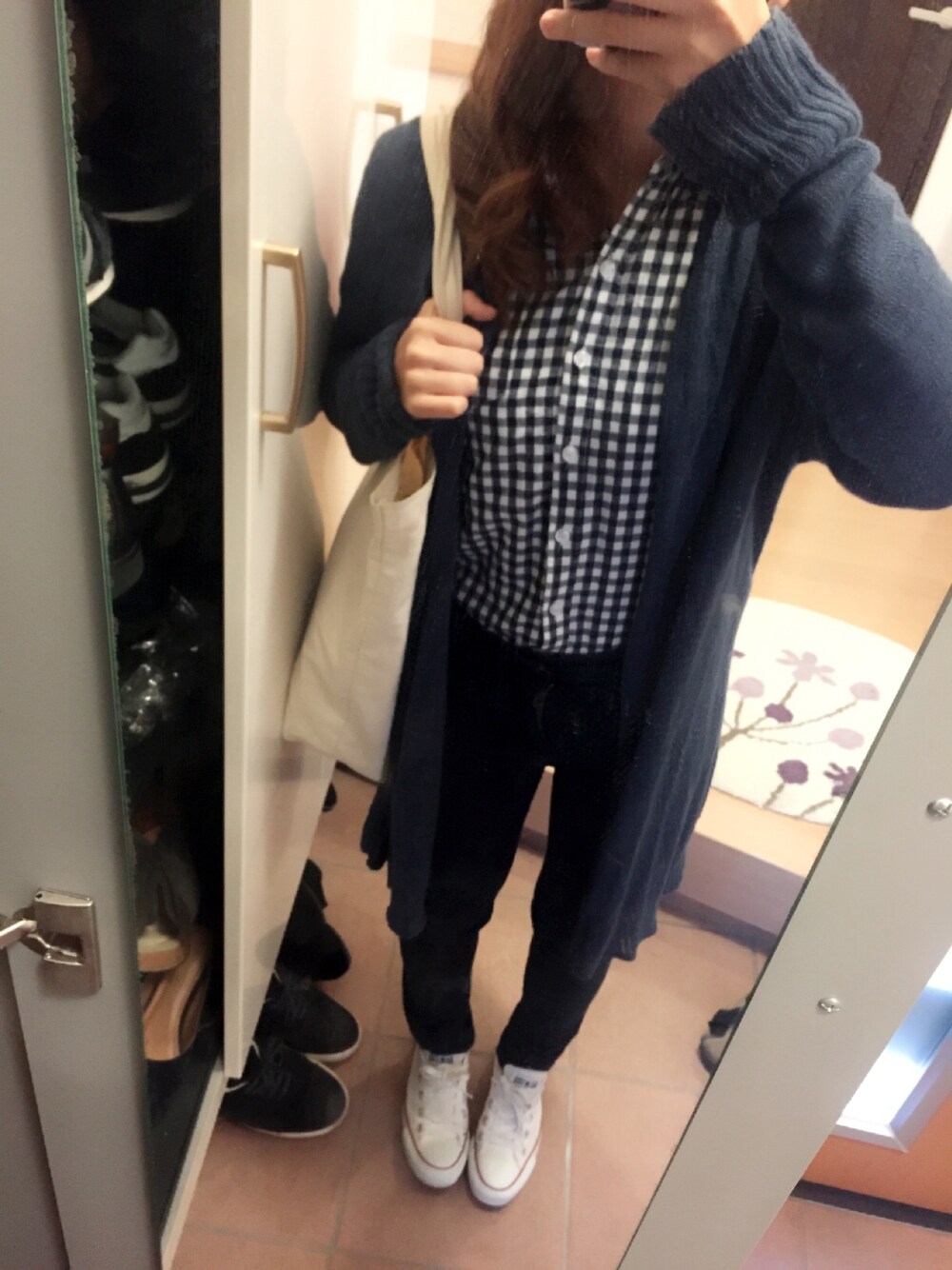 「ラフ、バイトコーデ、チェックシャツ」｜「no brandのアイテム（シャツ/ブラウス、ブルー系）」を使った、こあら🐨さん（レディース・156cm）の秋コーディネートの1枚目の写真