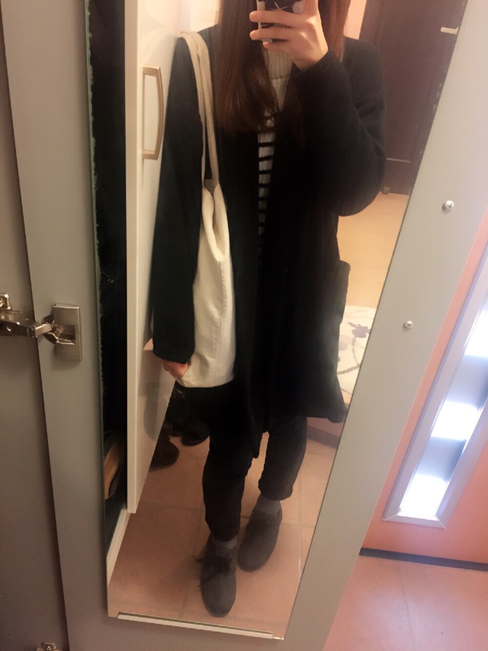 「ootd、バイトコーデ、ボーダー」｜「Honeysのアイテム（その他アウター、ブラック系）」を使った、こあら🐨さん（レディース・156cm）の秋コーディネートの1枚目の写真