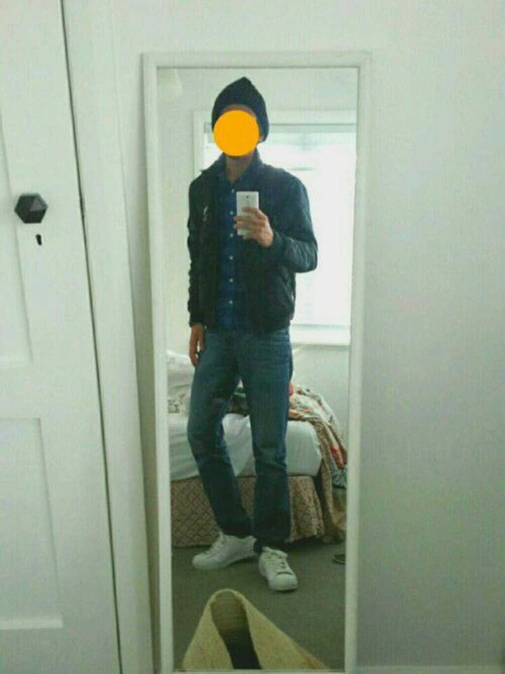「ootd、デニム、ニット帽、スニーカー、カジュアル、チェックシャツ、ラフ、アメカジ」｜「TOPMANのニット帽（ニットキャップ/ビーニー、ブラック系）」を使った、Katzさん（メンズ・178cm）の夏コーディネートの1枚目の写真