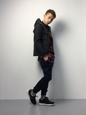 「grn（ジーアールエヌ）のアイテム（マウンテンパーカー）」を使った、原口 聖也さん（メンズ・180cm）の冬コーディネート