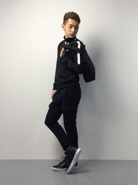 「NOMADIC（ノーマディック）のアイテム」を使った、原口 聖也さん（メンズ・180cm）の冬コーディネート