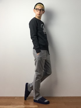 「FILA（フィラ）のアイテム（サンダル）」を使った、原口 聖也さん（メンズ・180cm）の冬コーディネート