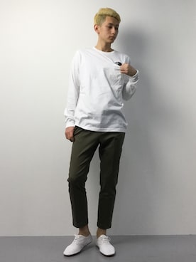 「STUDIOUS（ステュディオス）のアイテム（チノパンツ）」を使った、原口 聖也さん（メンズ・180cm）の冬コーディネート