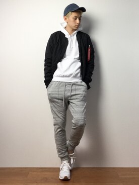 「niko and...（ニコアンド）のアイテム（MA-1）」を使った、原口 聖也さん（メンズ・180cm）の冬コーディネート