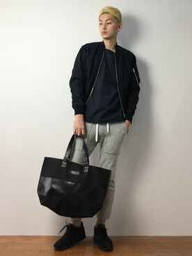 「Heritage stone（ヘリテイジストーン）のアイテム」を使った、原口 聖也さん（メンズ・180cm）の冬コーディネート