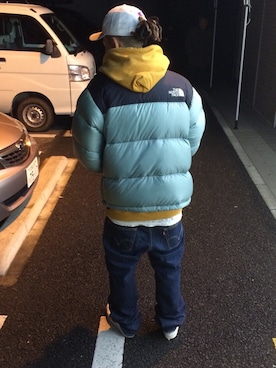 「Levis」｜「アイテム（ダウンジャケット/コート）」を使った、小牧 凌太朗さん（メンズ・170cm）の冬コーディネート