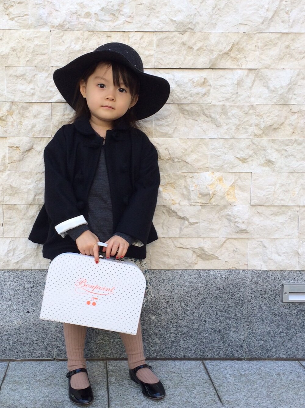 「kids、ハット、チャイナジャケット、スカート、タイツ、リバティ、handmade、bonpoint」｜「Handmadeのアイテム（ブルゾン、ブラック系）」を使った、Reo-Chamさん（キッズ・90cm）の秋コーディネートの1枚目の写真
