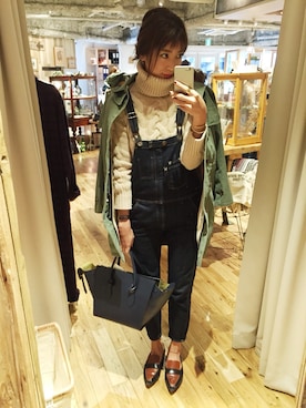 「CELINE」｜「アイテム（オールインワン・サロペット）」を使った、REIKA YOSHIDAさん（レディース・165cm）の冬コーディネート