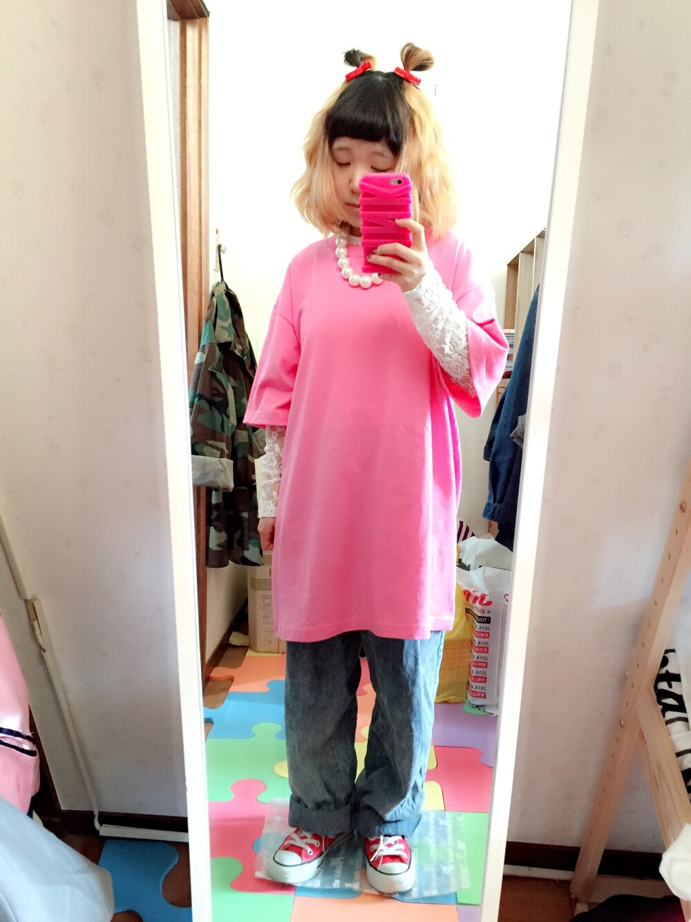 「SPINNS、Tシャツ、ビックシルエット、古着MIX、ピンク、スニーカー」｜「SPINNSのアイテム（Tシャツ/カットソー、ピンク系）」を使った、ちぃちゃんさん（レディース・141cm）の春コーディネートの1枚目の写真