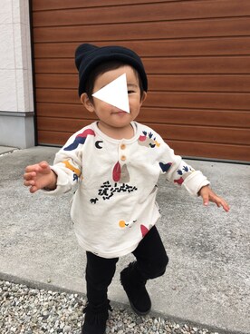 「UNIQLO（ユニクロ）のアイテム（レギンス/スパッツ、ブラック系）」を使った、o0oyo0oさん（キッズ）の秋コーディネート