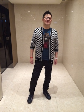 「アイテム（バングル/リストバンド、オレンジ系）」を使った、dictoさん（メンズ・180cm）の秋コーディネート