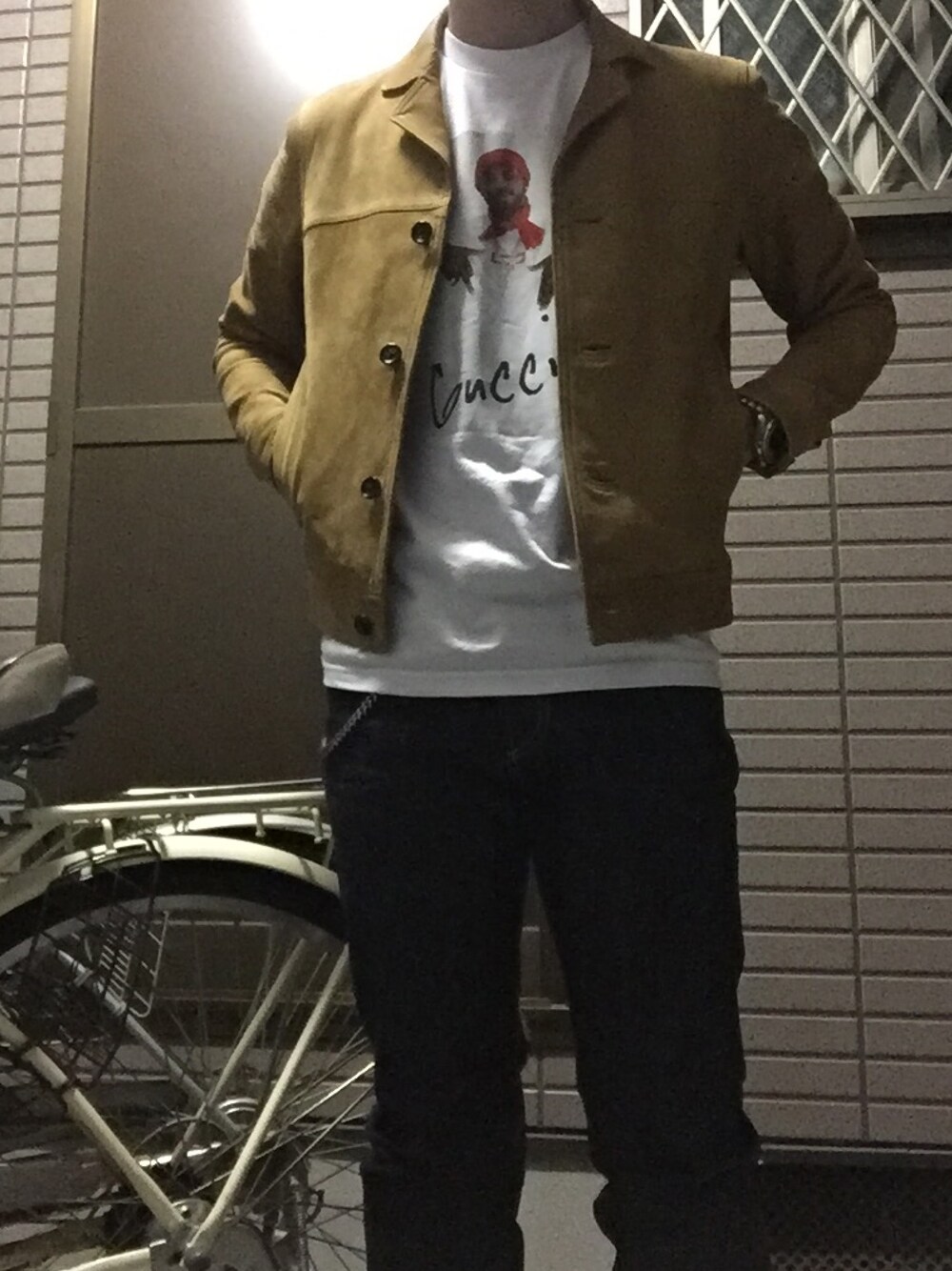 「Supreme のアイテム（Tシャツ/カットソー、ホワイト系）」を使った、まっきんとっしゅさん（メンズ・173cm）の秋コーディネートの1枚目の写真