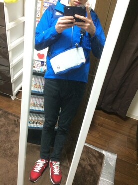 「アイテム（マウンテンパーカー、ブルー系）」を使った、こぼちゃんさん（メンズ・175cm）の春コーディネート