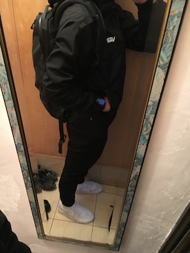 「VANS（バンズ）のアイテム（マウンテンパーカー）」を使った、やまごんさん（メンズ・170cm）の冬コーディネート