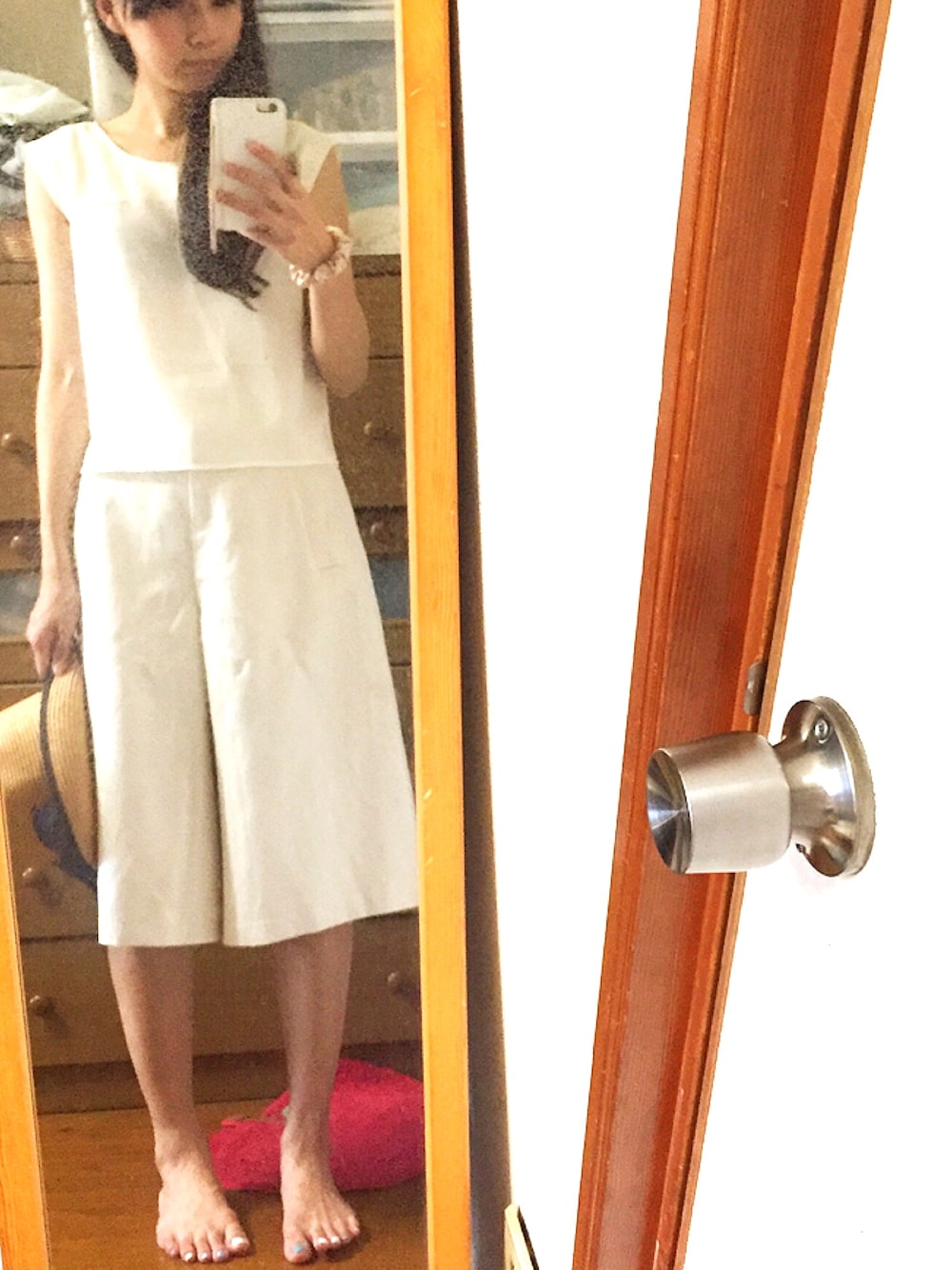 「京都、ガウチョパンツ、白」｜「NICE CLAUPのアイテム（Tシャツ/カットソー、ホワイト系）」を使った、グリさん（レディース・166cm）の夏コーディネートの1枚目の写真