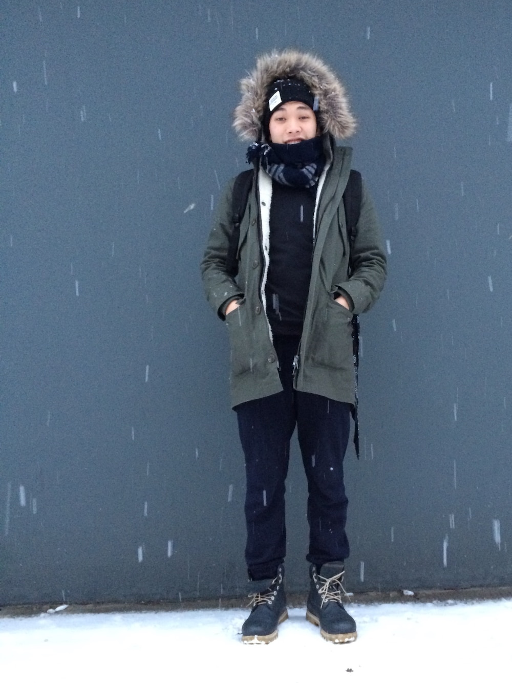 「131214」｜「OPENING CEREMONYのアイテム（ニットキャップ/ビーニー、ブルー系）」を使った、calvinさん（メンズ・173cm）の冬コーディネートの1枚目の写真