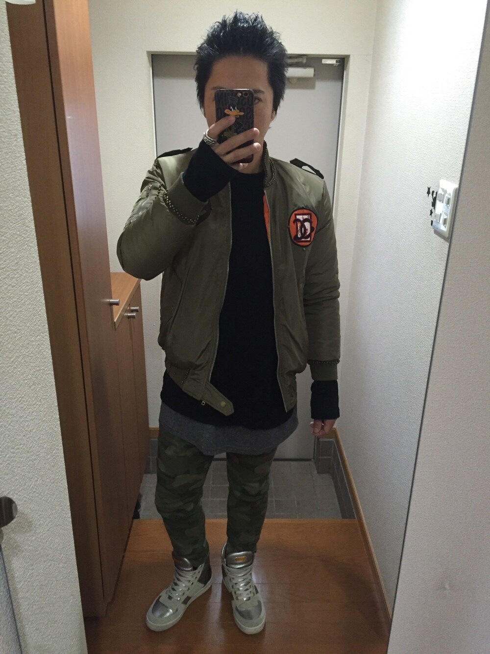 「ラグジュアリーストリート、MARC JACOBS、GAP、UNIQLO、H&M、Chrome Hearts」｜「MARC JACOBSのアイテム（スニーカー、シルバー系）」を使った、Masさん（メンズ・165cm）の秋コーディネートの1枚目の写真