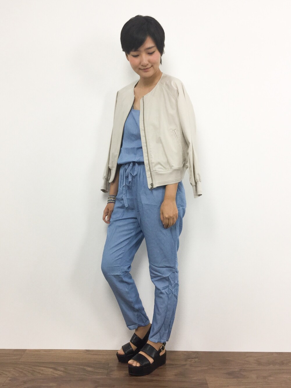 「ブルゾン、オールインワン、サンダル」｜「JOURNAL STANDARDのコットンツイルリブブルゾン_#（ブルゾン、ベージュ系）」を使った、ゆえんさん（レディース・162cm）の夏コーディネートの1枚目の写真