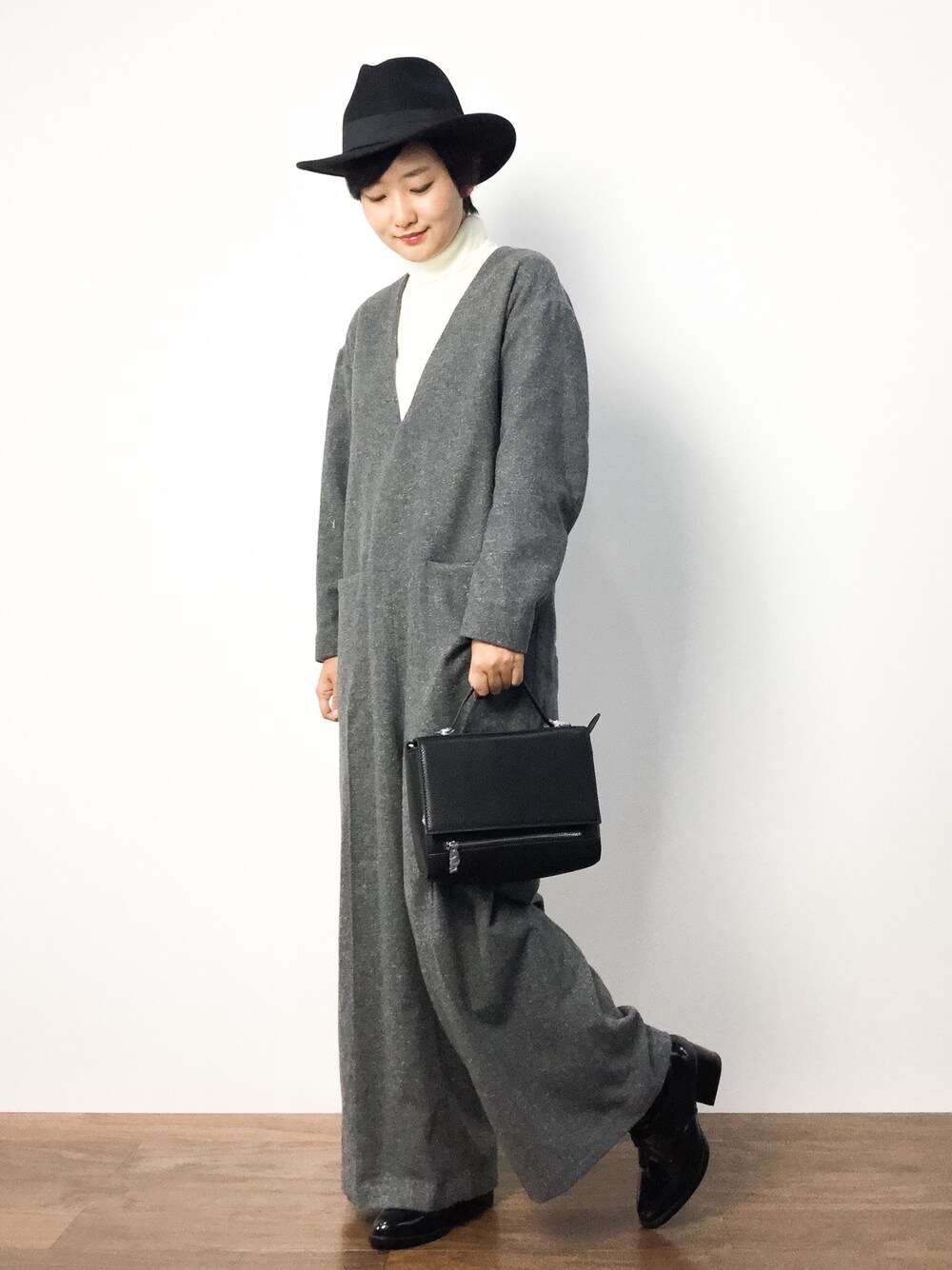 「ニット、オールインワン、秋のコーデ、ハット、レースアップシューズ、大人カジュアル、秋服」｜「ROSE BUDの(BDH HAT)B0018088 WOOL FELT HAT（ハット、ブラック系）」を使った、ゆえんさん（レディース・162cm）の秋コーディネートの1枚目の写真
