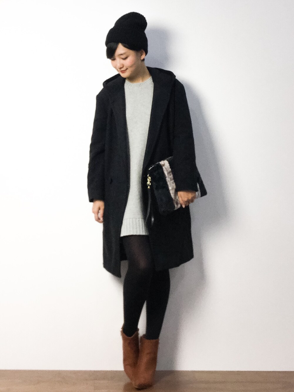 「URBAN RESEARCH Sonny LabelのSonny Label フェイクファークラッチ（クラッチバッグ、ブラック系）」を使った、ゆえんさん（レディース・162cm）の秋コーディネートの1枚目の写真