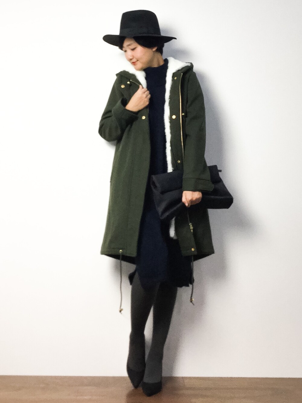 「INGNIのフェイクフェルト中折れ帽-2015AW-（ハット、ブラック系）」を使った、ゆえんさん（レディース・162cm）の冬コーディネートの1枚目の写真