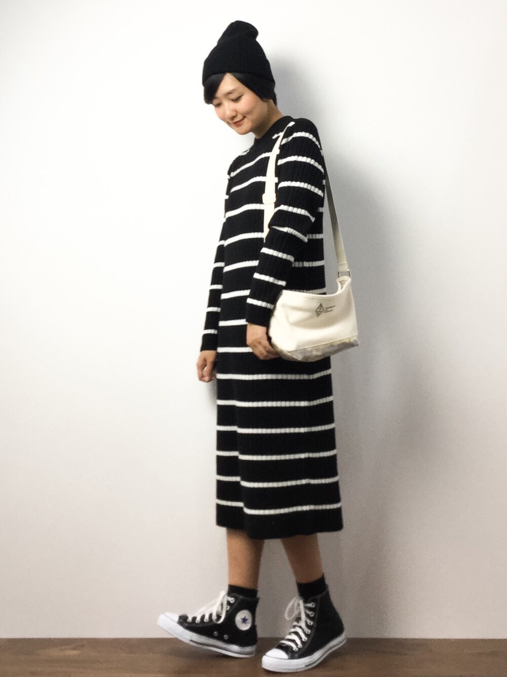 「Afternoon TeaのDK16 ミニショルダーバッグ  （ショルダーバッグ、ホワイト系）」を使った、ゆえんさん（レディース・162cm）の冬コーディネートの1枚目の写真