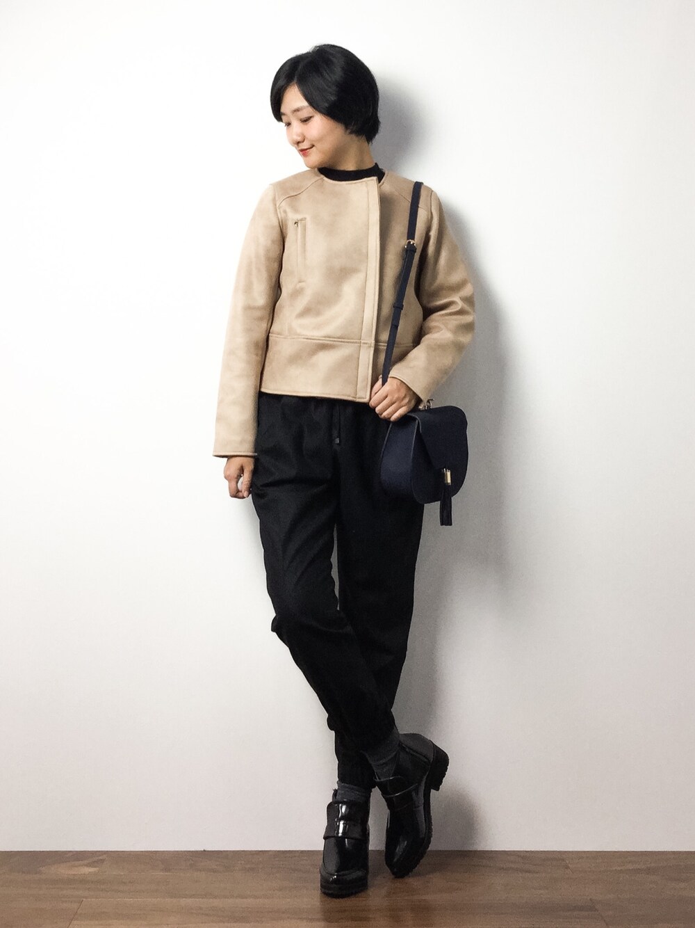 「URBAN RESEARCH Sonny LabelのSonny Label 無地イージーパンツ（その他パンツ、ブラック系）」を使った、ゆえんさん（レディース・162cm）の冬コーディネートの1枚目の写真