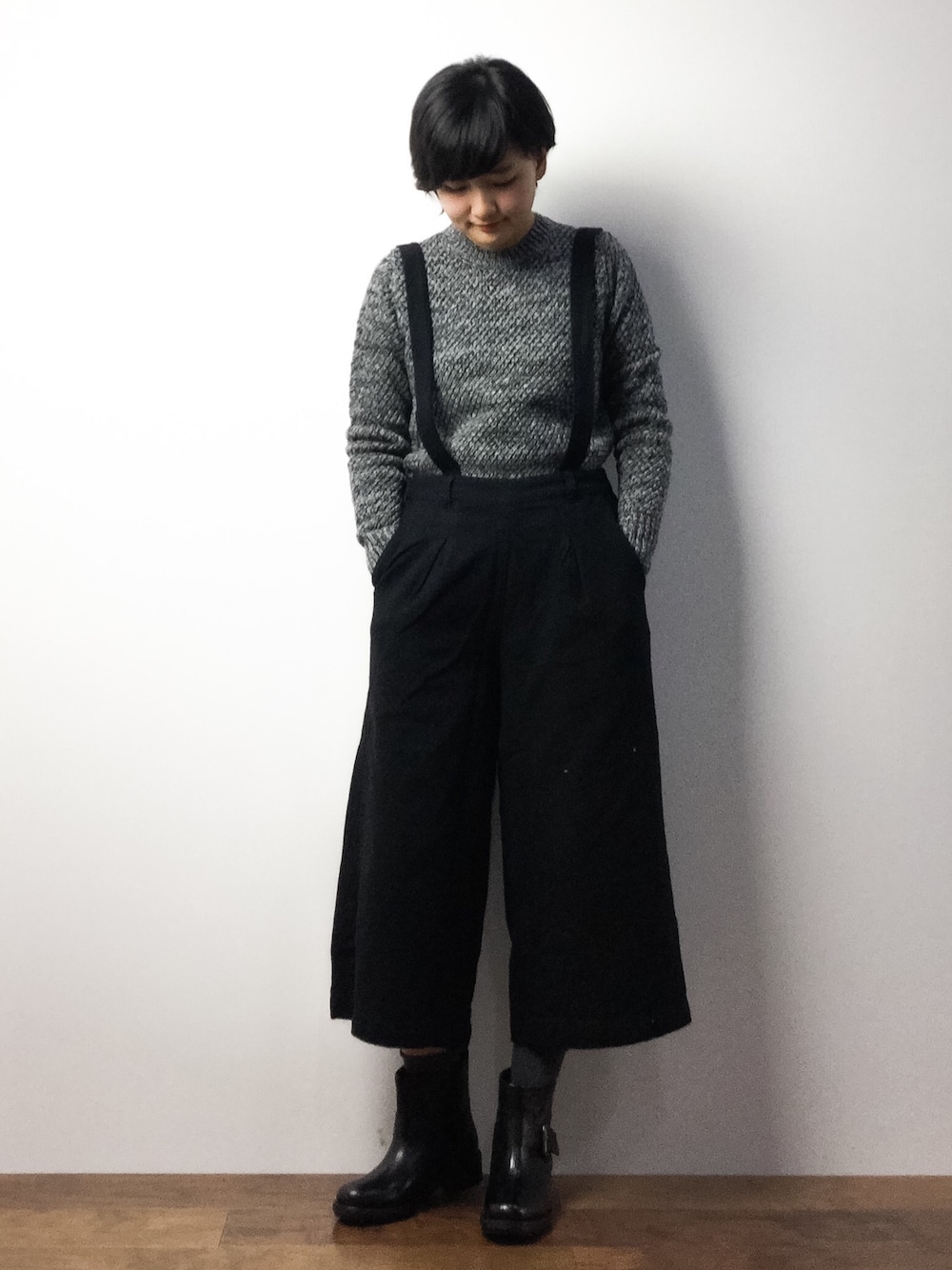 「Samansa Mos2のサス付ガウチョパンツ（その他パンツ、ブラック系）」を使った、ゆえんさん（レディース・162cm）の冬コーディネートの1枚目の写真