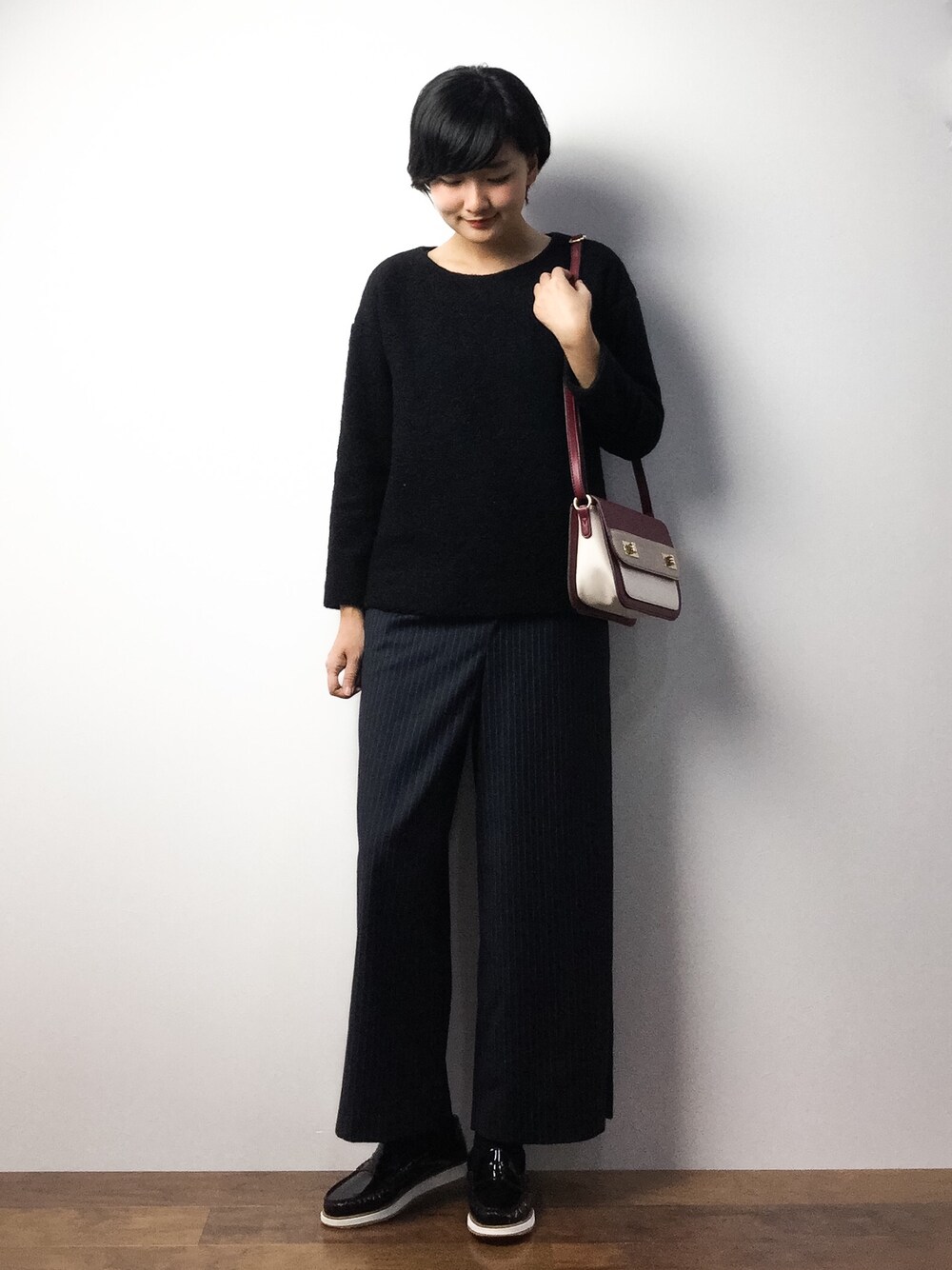 「KhajuのBIANCA: ローファー□（その他シューズ、ブラック系）」を使った、ゆえんさん（レディース・162cm）の冬コーディネートの1枚目の写真