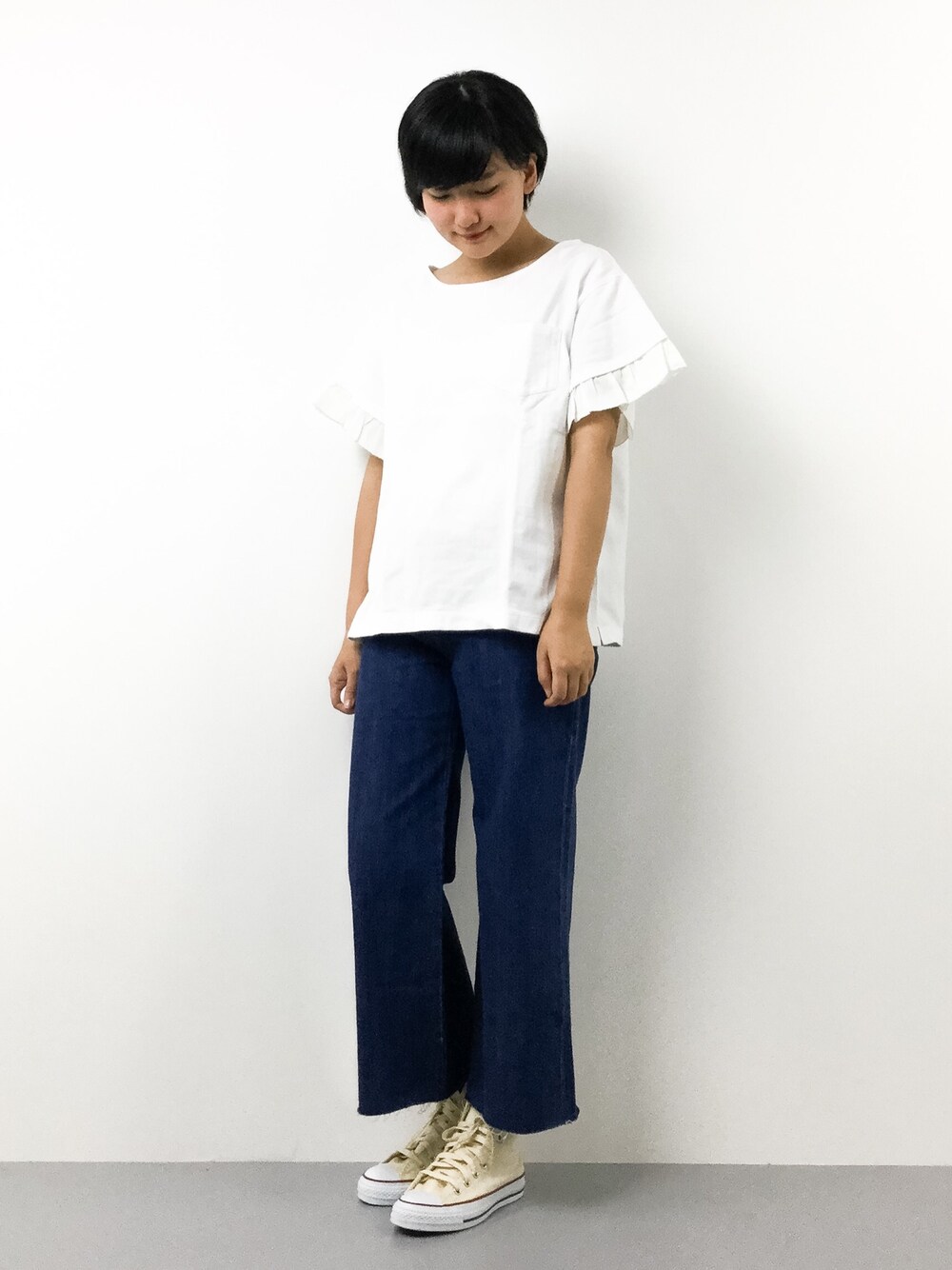 「B:MING by BEAMSのビーミング by ビームス / トンプキンフリルカットソー（Tシャツ/カットソー、ホワイト系）」を使った、ゆえんさん（レディース・162cm）の春コーディネートの1枚目の写真