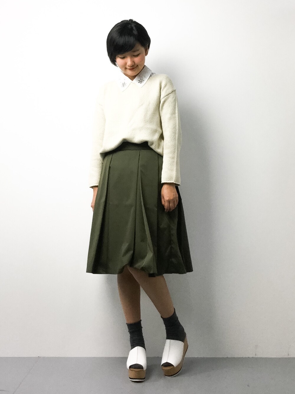 「PLAIN CLOTHINGの【PLAIN CLOTHING】レースシャツビジュー付け襟（シャツ/ブラウス、ホワイト系）」を使った、ゆえんさん（レディース・162cm）の春コーディネートの1枚目の写真