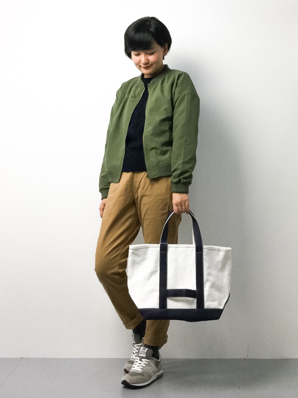 「My Fav. CHILD WOMANのストレッチツイル  ウエストゴムパンツ（その他パンツ、ベージュ系）」を使った、ゆえんさん（レディース・162cm）の春コーディネートの1枚目の写真