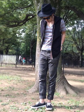 「H&M DIVIDED（エイチアンドエム　ディヴァイデッド）のアイテム（パンツ）」を使った、別宮聖一 ( ベックセイイチ )さん（メンズ・169cm）の秋コーディネート