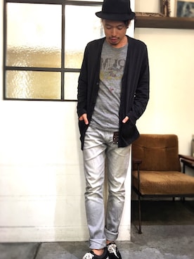 「H&M DIVIDED（エイチアンドエム　ディヴァイデッド）のアイテム（パンツ）」を使った、別宮聖一 ( ベックセイイチ )さん（メンズ・169cm）の秋コーディネート