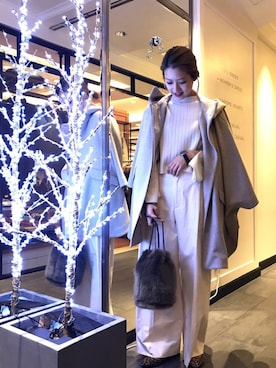 「オールホワイト」｜「アイテム（ポンチョ）」を使った、Rinko Takeuchiさん（レディース・164cm）の秋コーディネート
