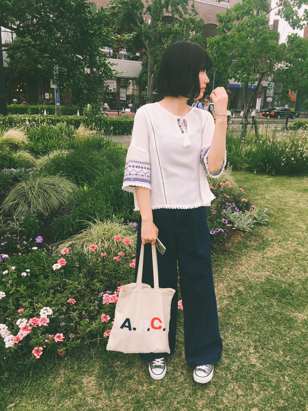 「archivesの楊柳刺繍プルオーバー（シャツ/ブラウス、ホワイト系）」を使った、ゆんさん（レディース・160cm）の春コーディネートの1枚目の写真