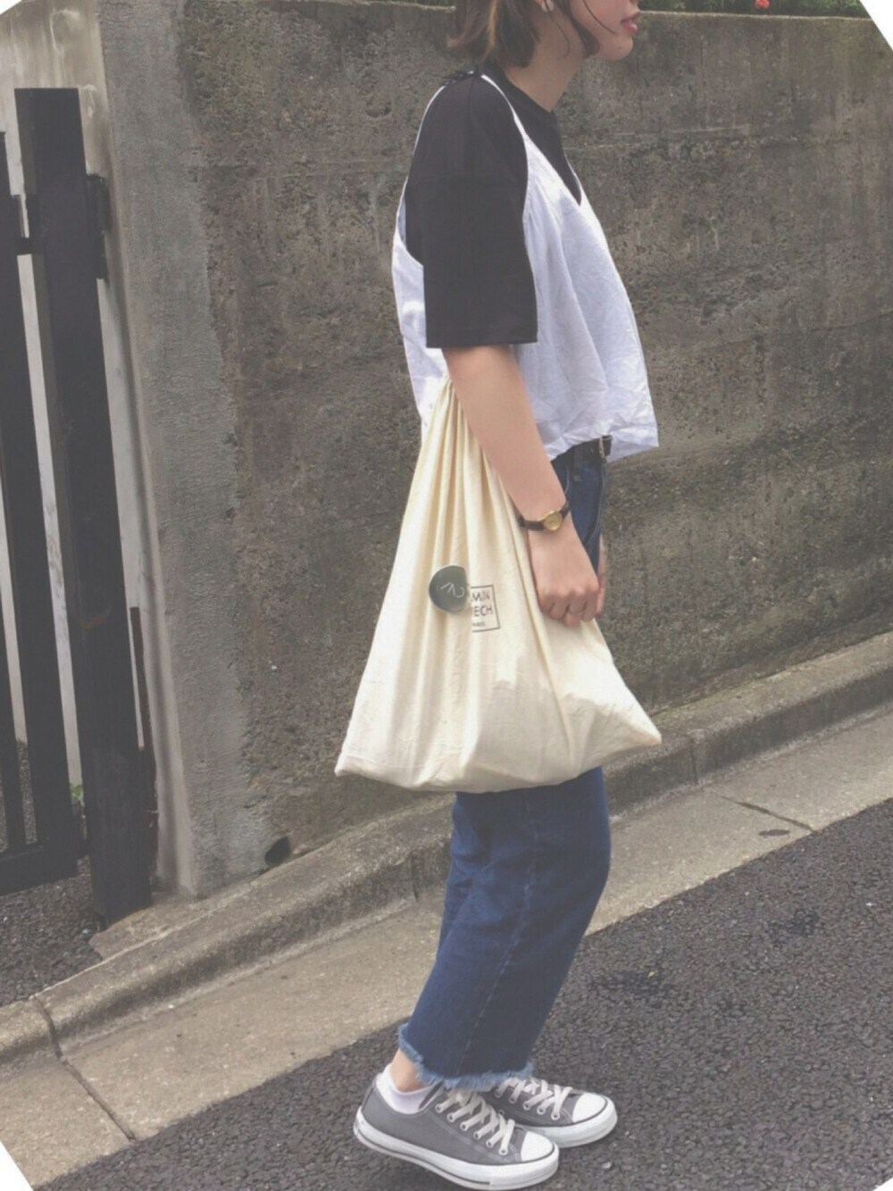 「ootd、古着、Kastane、ビスチェ、きりっぱなしデニム、UNIQLO、ohotoro、コンバース」｜「古着のアイテム（バッグ、ベージュ系）」を使った、ゆんさん（レディース・160cm）の夏コーディネートの1枚目の写真