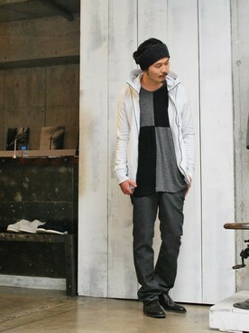 「OURET（オーレット）のアイテム（スラックス）」を使った、OURETさん（メンズ・175cm）の春コーディネート