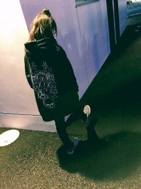 「FTC（エフティーシー）のFTC x XL x BULLDOG ART "XXX - XXV" PULLOVER HOODY（Hoodies、ブラック系）」を使った、YasUNAさん（レディース・151cm）の春コーディネート