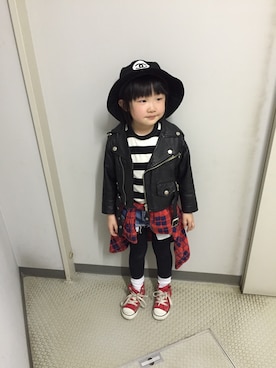 「ルーズソックス」｜「アイテム（ライダースジャケット）」を使った、machiさん（キッズ・110cm）の春コーディネート