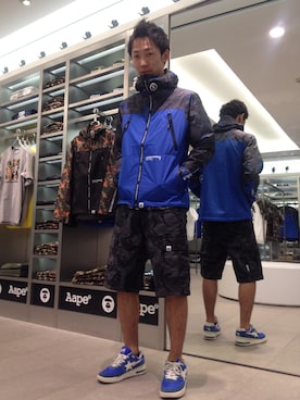 「AAPE BY A BATHING APE（エーエイプバイアベイシングエイプ）のアイテム（ナイロンジャケット）」を使った、早坂 祥平さん（メンズ・175cm）の春コーディネート