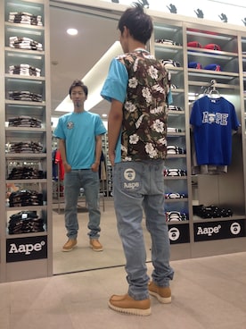 「AAPE BY A BATHING APE（エーエイプバイアベイシングエイプ）のAAPE PATCHWORK TE（Tシャツ/カットソー、ブルー系）」を使った、早坂 祥平さん（メンズ・175cm）の夏コーディネート