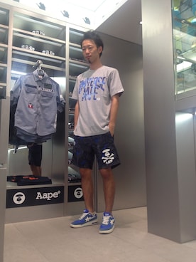 「AAPE BY A BATHING APE（エーエイプバイアベイシングエイプ）のAAPE PRT TE（Tシャツ/カットソー、グレー系）」を使った、早坂 祥平さん（メンズ・175cm）の夏コーディネート