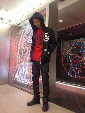 「AAPE BY A BATHING APE（エーエイプバイアベイシングエイプ）のAAPE ZIP UP HOODIE（パーカー、ブラック系）」を使った、早坂 祥平さん（メンズ・175cm）の夏コーディネート